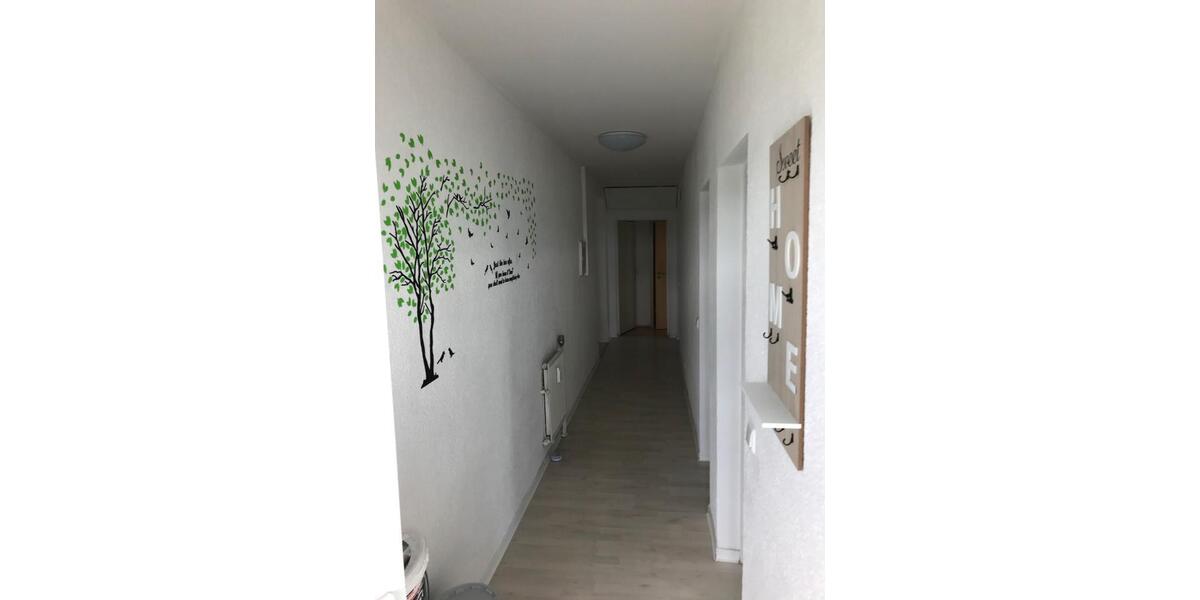 Modernisierte Wohnung (7 Zimmer mit 6 Bädern) + EBK und Garten 7 zimmer