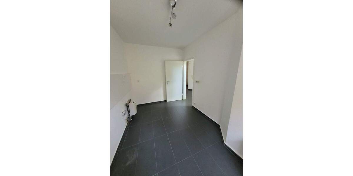 Frisch renovierte 2 Zimmer Balkonwohnung - ideal für SIE und IHN 2 zimmer