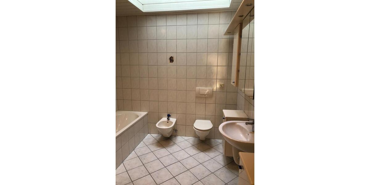 Etagenwohnung Pressath - 3 Zimmer, 105 m&sup2;, 850&euro; | Angebot:24294733