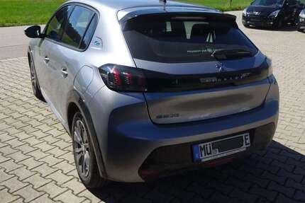 Peugeot 208 20.400 km 16.200 € Niederbergkirchen 84494