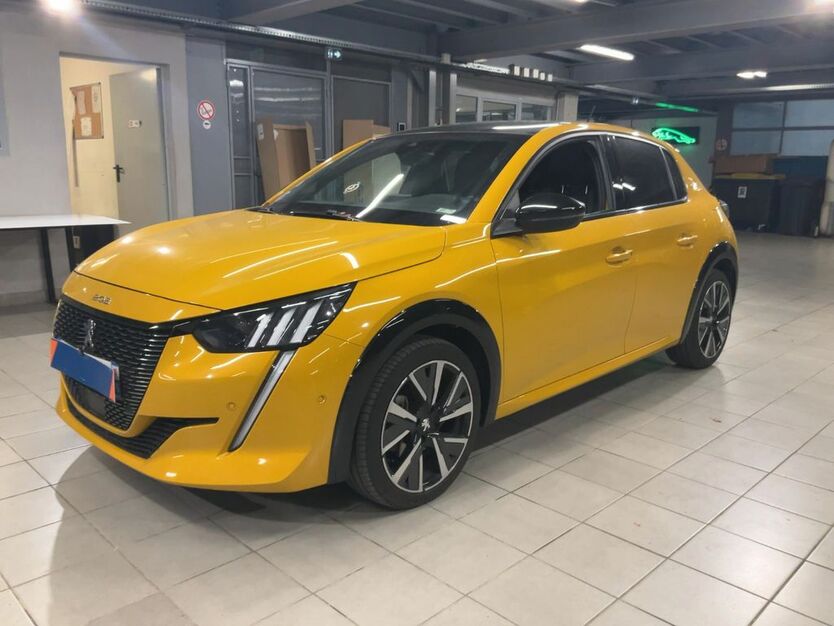 Peugeot 208 34.586 km 16.900 € Ansbach 91522