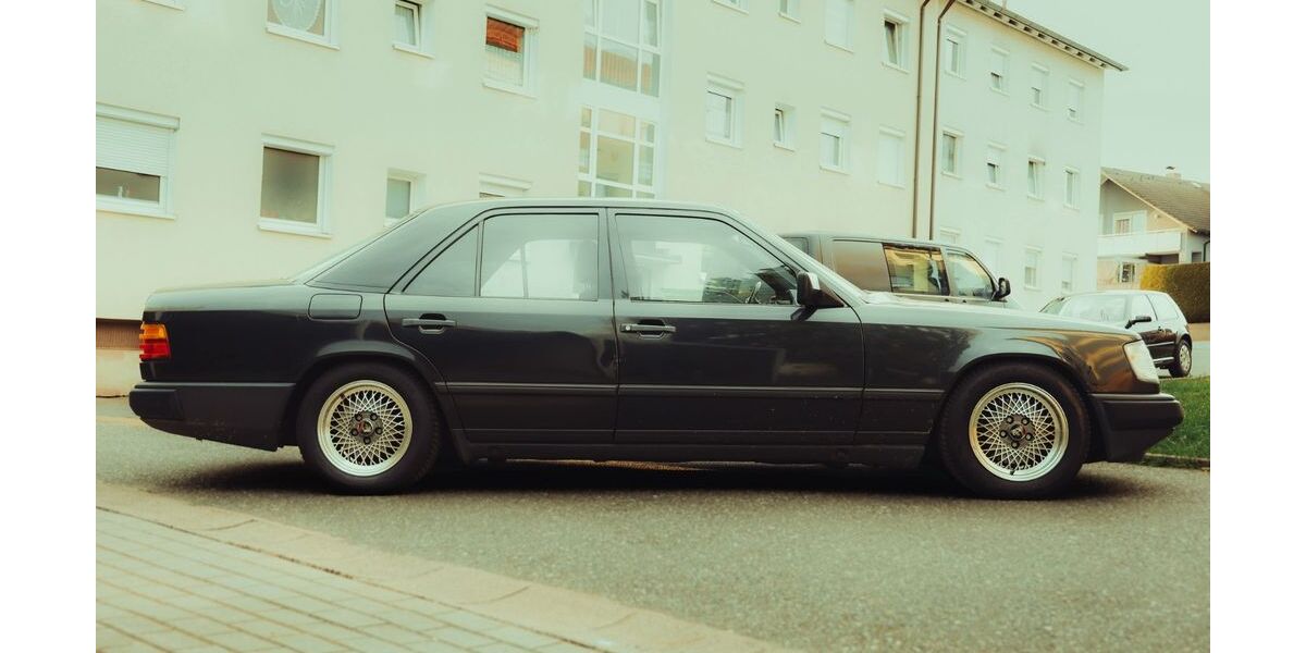 Mercedes-Benz E 260 65.534 km 7.999 &euro; Neustadt 92660
