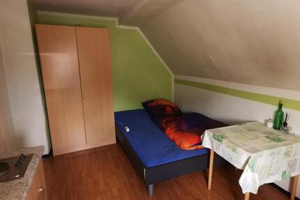 1 Zimmer möbliert, 1 Bad mit Wanne u. Waschmaschine 1 zimmer