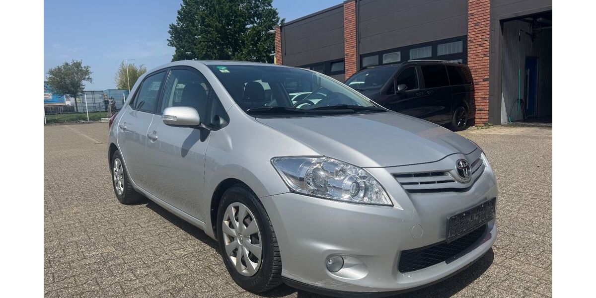 Toyota Auris 157.000 km 4.990 &euro; Alsdorf 52477