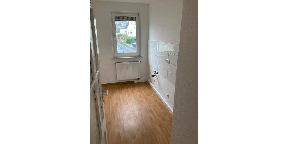 Schöne 3-Zimmer Wohnung mit Balkon und modernisiertem Badezimmer zu vermieten 3 zimmer