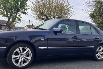 Mercedes-Benz E 240 358.968 km 2.290 &euro; Seeheim Jugenheim 64342