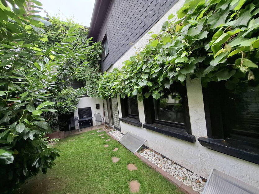 Mehrgenerationenhaus, großer Wintergarten, große Galerie mit Whirlpool, Sauna - PROVISIONSFREI