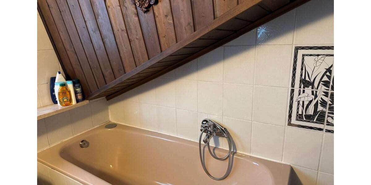 Dachgeschoßwohnung Königswinter - 3 Zimmer, 130 m&sup2;, 1.000&euro; | Angebot:24818713