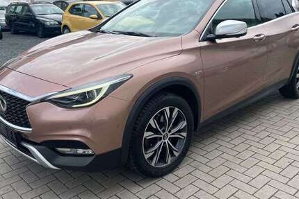 INFINITI QX30 154.000 km 13.980 &euro; Barsbuettel 22885