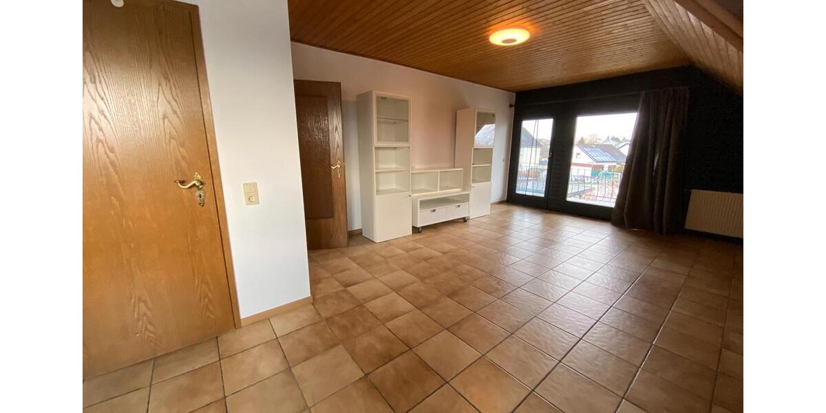 Dachgeschoßwohnung Speicher - 3 Zimmer, 110 m&sup2;, 800&euro; | Angebot:24356102