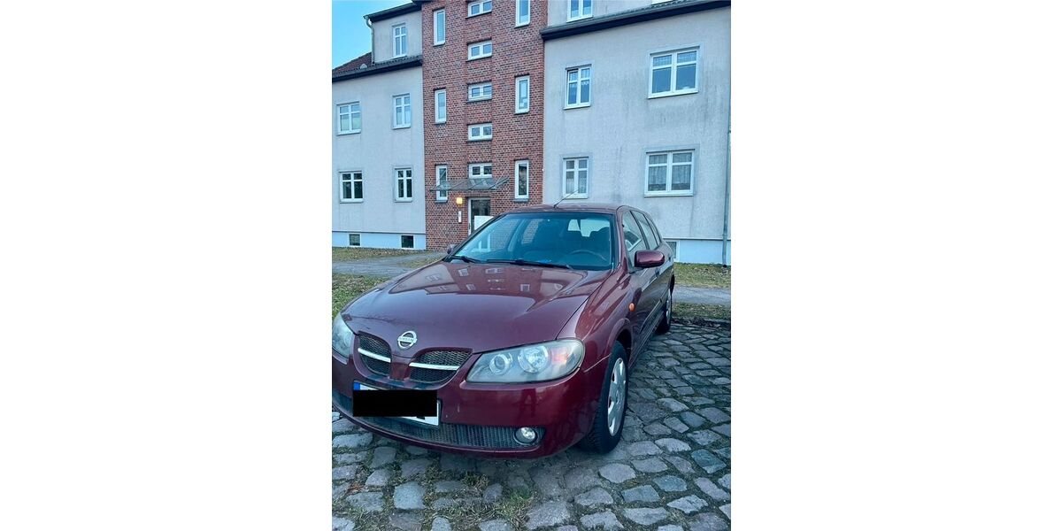 Nissan Almera 94.000 km 2.300 &euro; Berlin 13156