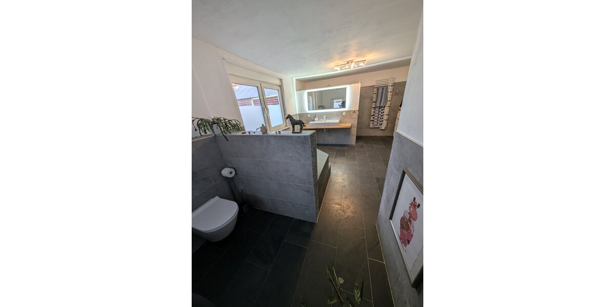 Neuental, EFH + Nebengeb. - Einfamilienhaus Neuental | Angebot:26110078