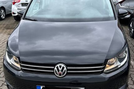 VW Touran 198.000 km 5.900 &euro; Bad Segeberg 23796