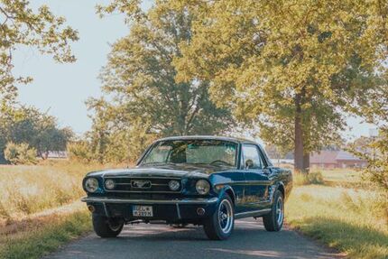 Ford Mustang 121.000 km 40.000 &euro; Grefrath 47929