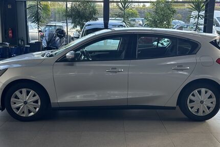 Ford Focus 2.813 km 14.999 &euro; Friedberg 86316