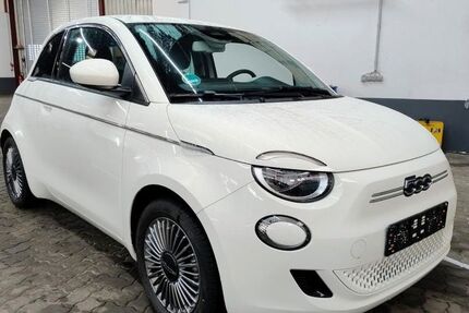 Fiat 500e 4.439 km 17.990 &euro; Hatten 26209