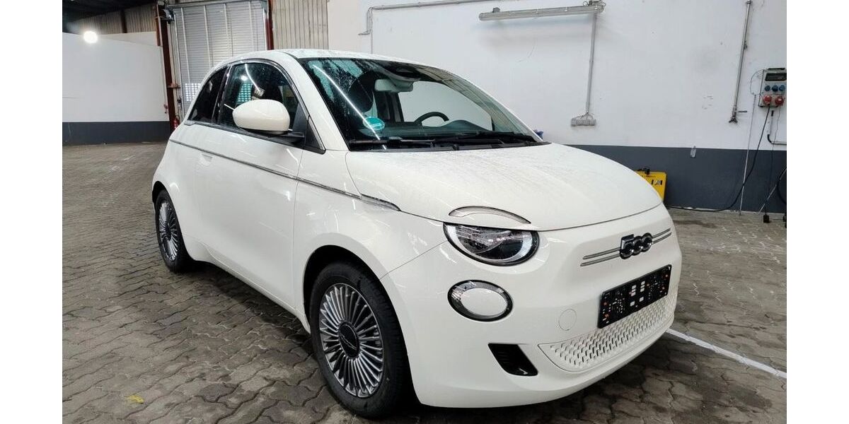 Fiat 500e 4.439 km 17.990 &euro; Hatten 26209