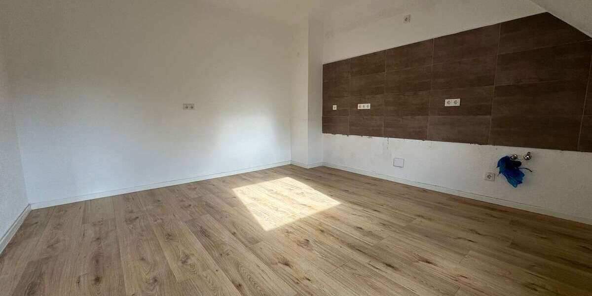 Helle 3-Zimmer-Dachgeschosswohnung in St. Ingbert-Rentrisch ( Saniert) - 3- Saarbrücken | Angebot:27111787