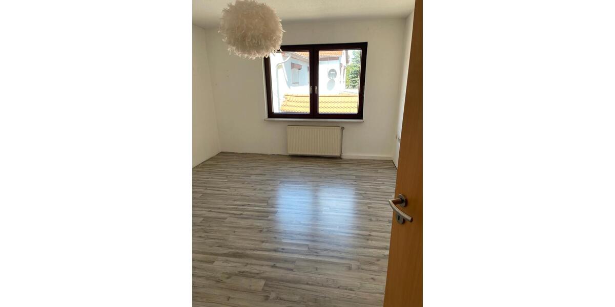 Etagenwohnung Nienburg (Saale) - 3 Zimmer, 125 m&sup2;, 650&euro; | Angebot:26406860