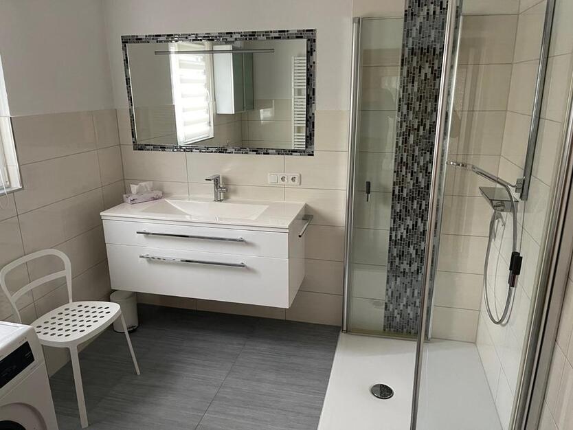 Hachenburg 160 m² 5ZKB HausKellerStellGart KM 1200,- 01.08