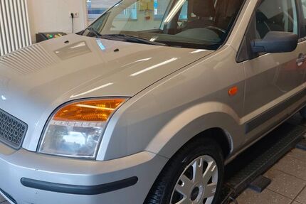 Ford Fusion 149.000 km 3.390 &euro; Hetzerath 54523
