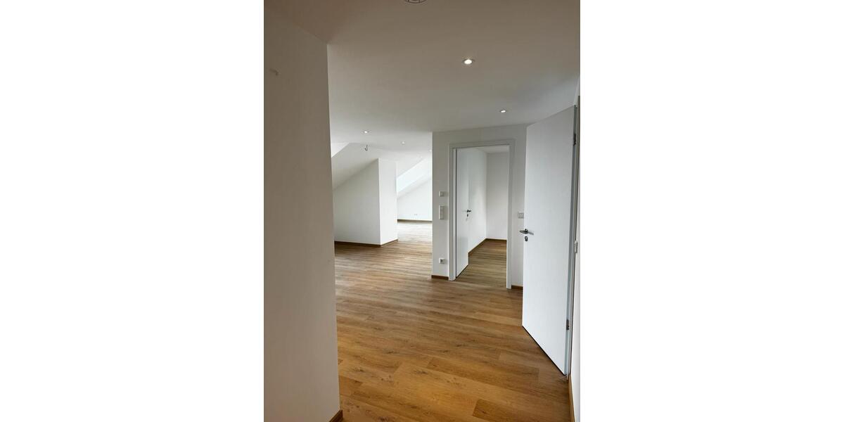 Etagenwohnung Neuburg an der Donau - 3 Zimmer, 85 m&sup2;, 935&euro; | Angebot:26561817