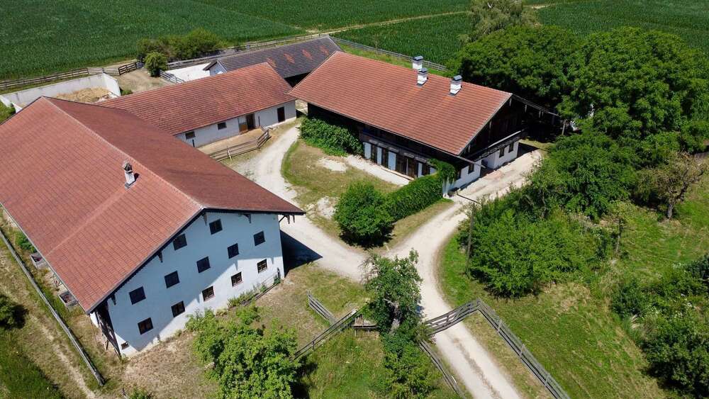 Einfamilienhaus Tacherting - 10 Zimmer, 264 m&sup2;, 1.750.000&euro; | Angebot:27130383