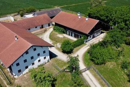 Haus Tacherting - 10 Zimmer, 264 m&sup2;, 1.750.000&euro; | Angebot:27130383