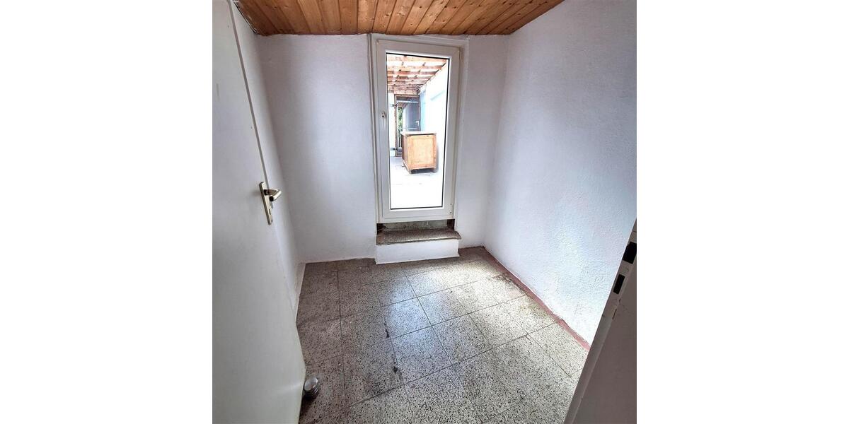 Mehrfamilienhaus, Wohnhaus Ansbach - 6 Zimmer, 145 m&sup2;, 1.950&euro; | Angebot:26057616