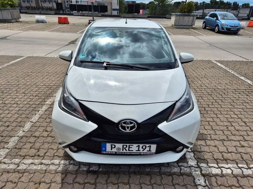 Aygo (X)