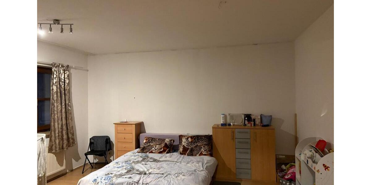 Etagenwohnung Burglengenfeld - 4 Zimmer, 105 m&sup2;, 850&euro; | Angebot:25516863