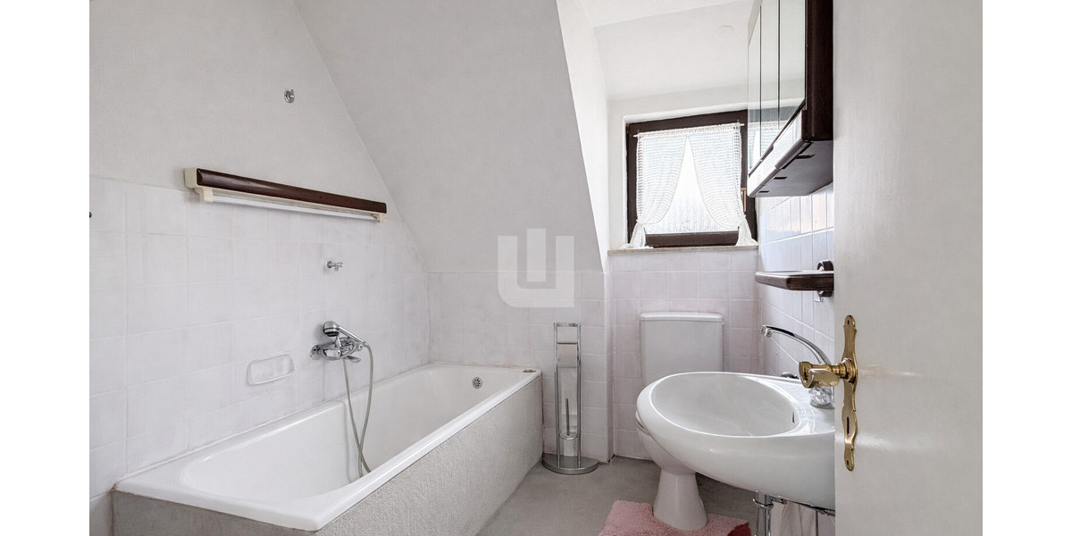 WINDISCH IMMOBILIEN – sanierungsbedürftiges Einfamilienhaus in Gröbenzell in ruhiger, zentraler Lage - Einfamilienhaus Gröbenzell | Angebot:26065692