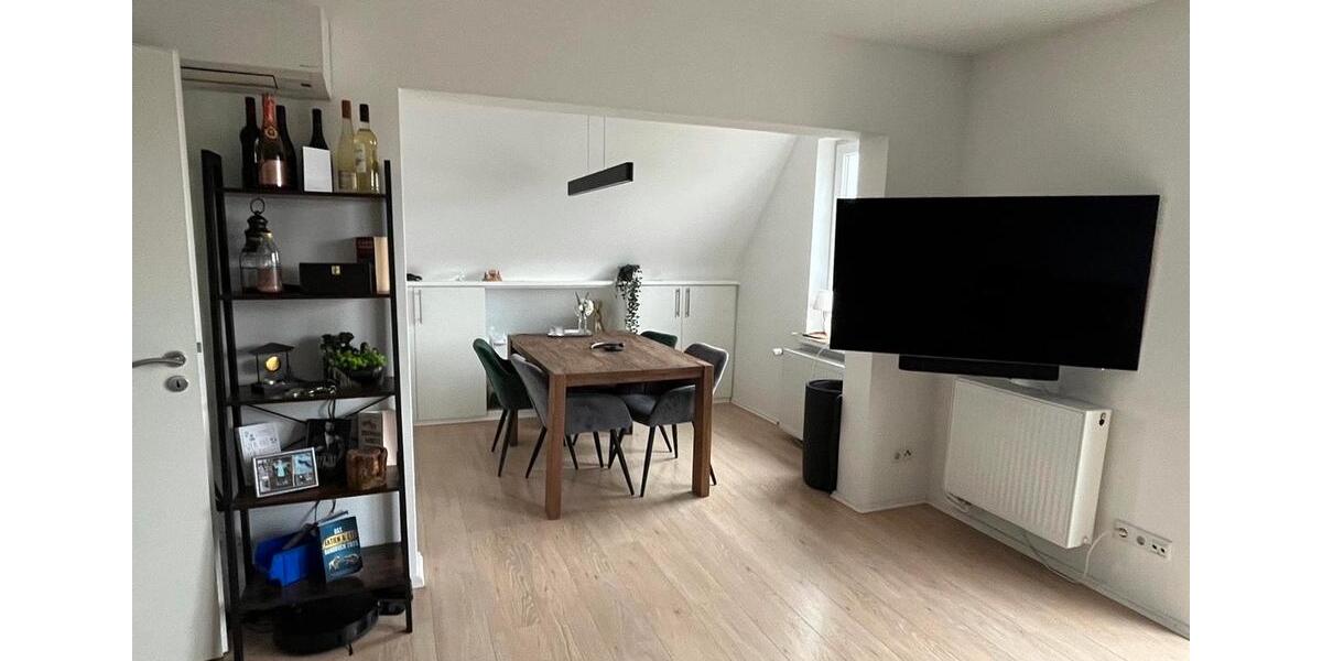 Dachgeschoßwohnung Oldenburg Eversten - 3.5 Zimmer, 80 m&sup2;, 1.100&euro; | Angebot:26415933