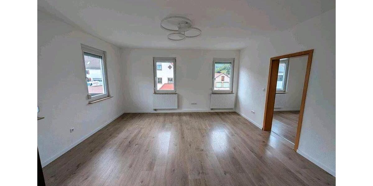 Etagenwohnung Lenningen - 7 Zimmer, 147 m&sup2;, 1.499&euro; | Angebot:26581342