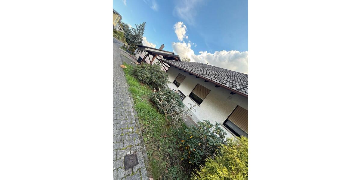 Einfamilienhaus Kusel - 10 Zimmer, 182 m&sup2;, 300.000&euro; | Angebot:26183932