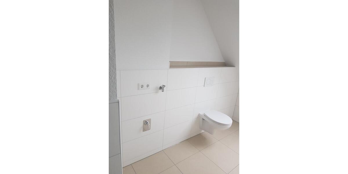 Dachgeschoßwohnung Bredstedt - 3 Zimmer, 94 m&sup2;, 830&euro; | Angebot:26429245