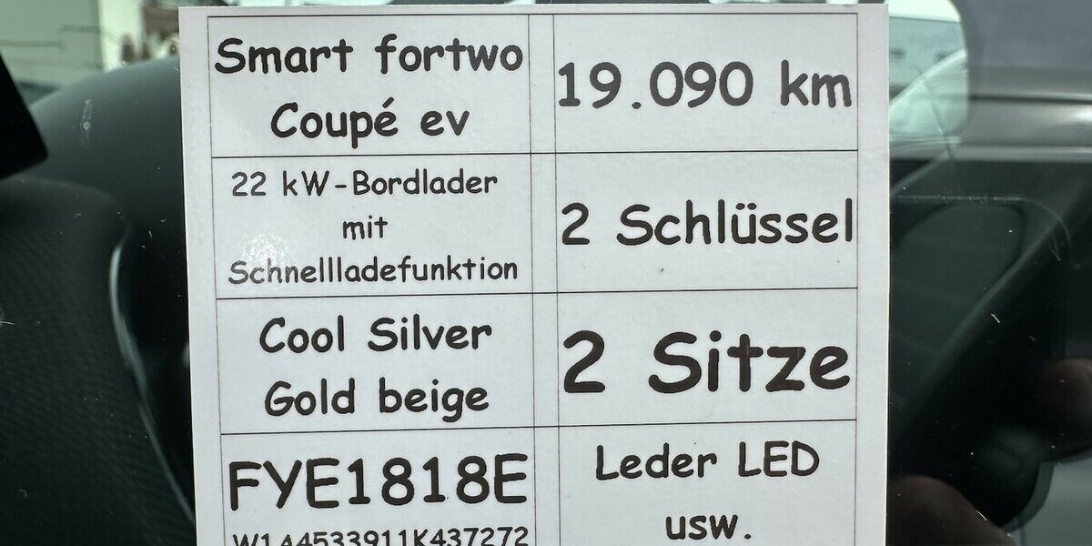 Smart EQ fortwo electric drive EQ Prime Glasdach LED 19.071 km 13.900 &euro; Mainz 55122