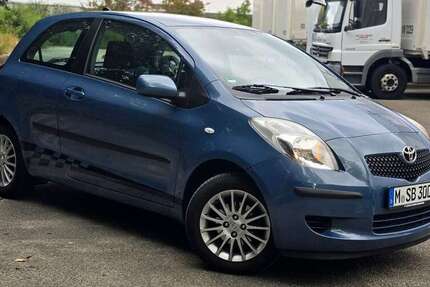 Toyota Yaris 59.200 km 7.200 € München 81539