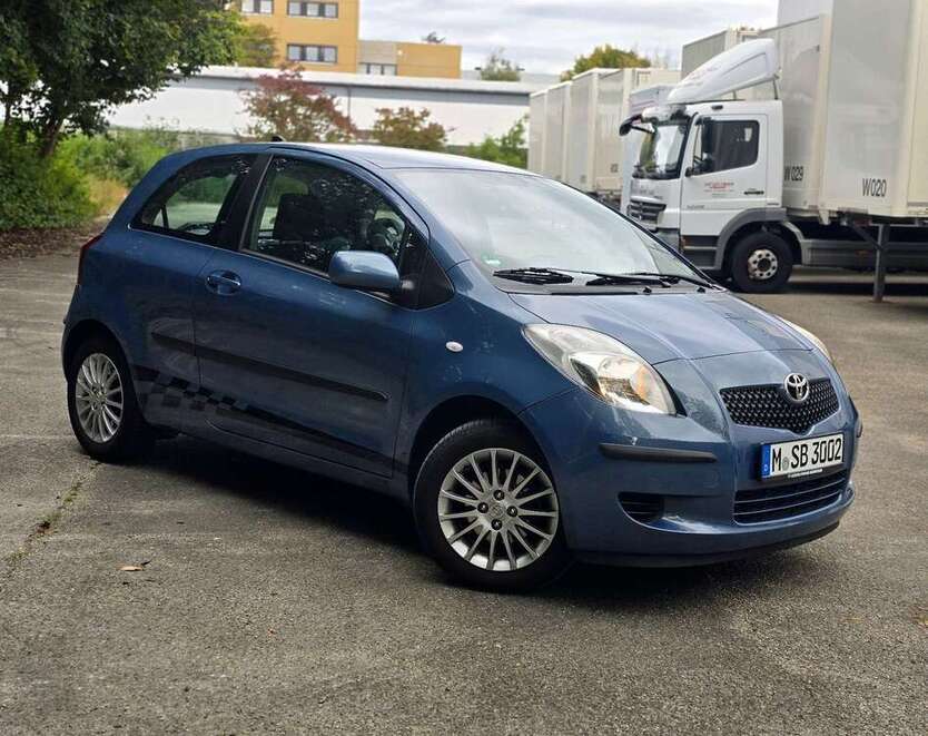 Toyota Yaris 59.200 km 7.200 € München 81539