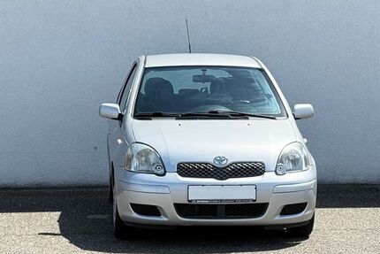 Toyota Yaris 150.000 km 2.499 &euro; Kandel 76870