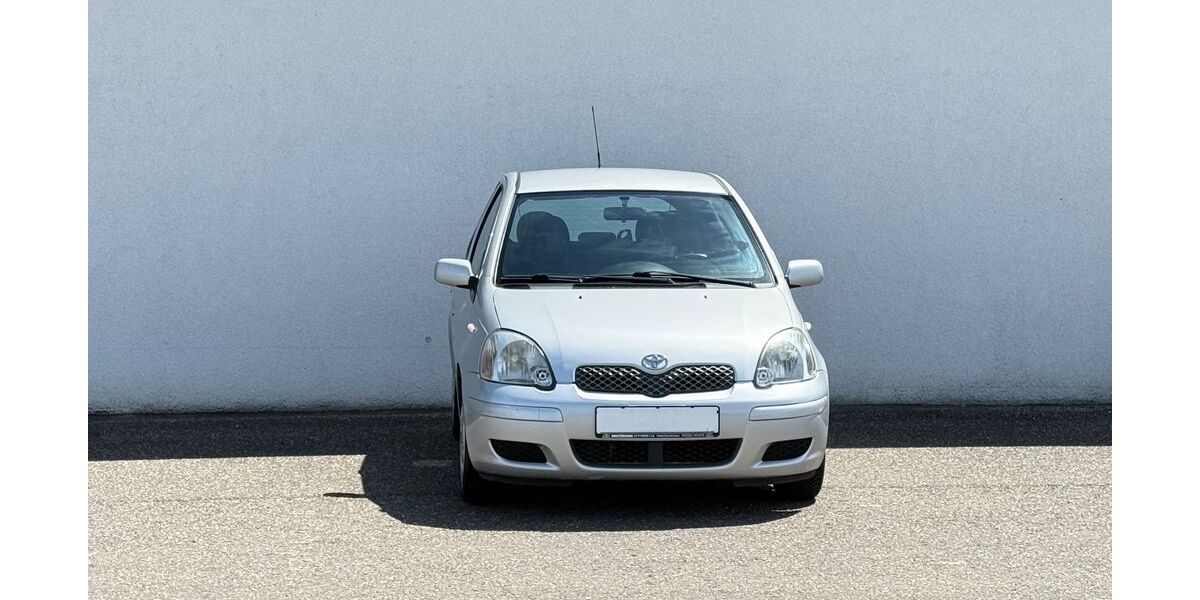 Toyota Yaris 150.000 km 2.499 &euro; Kandel 76870