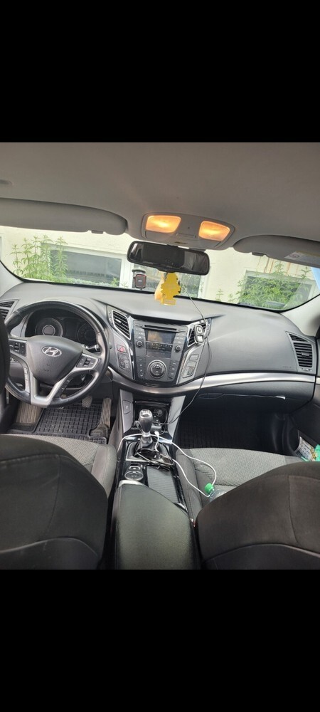 Hyundai i40 162.000 km 5.200 € Stuttgart 70173