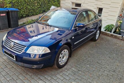VW Passat 131.000 km 3.500 &euro; Solingen 42655