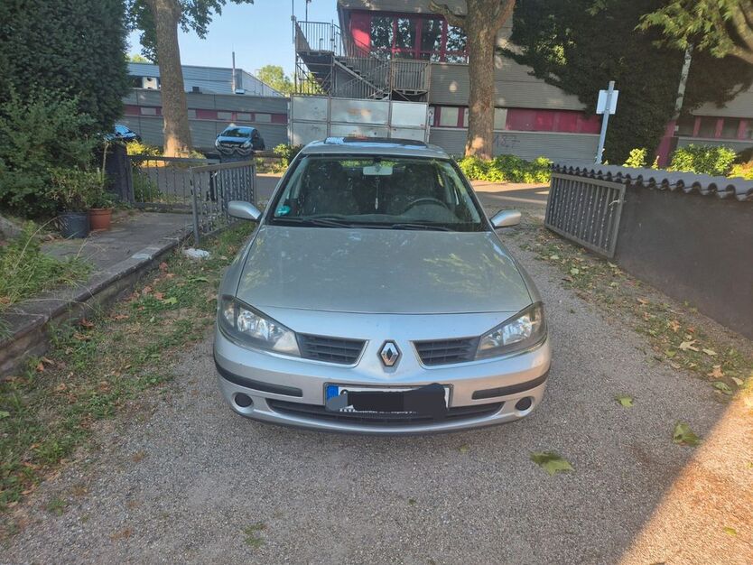 Renault Laguna 180.000 km 900 € Offenburg 77652
