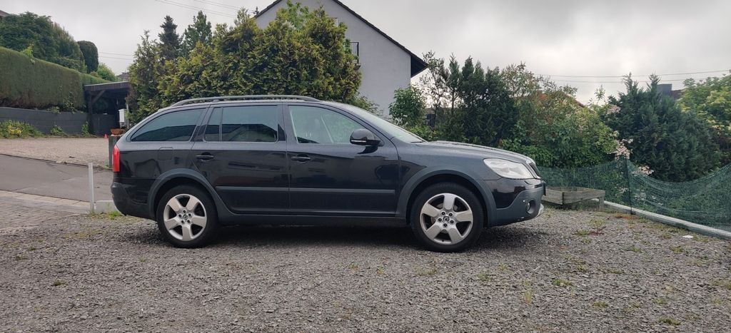 Skoda Octavia 243.000 km 8.999 € Kaiserslautern 67661