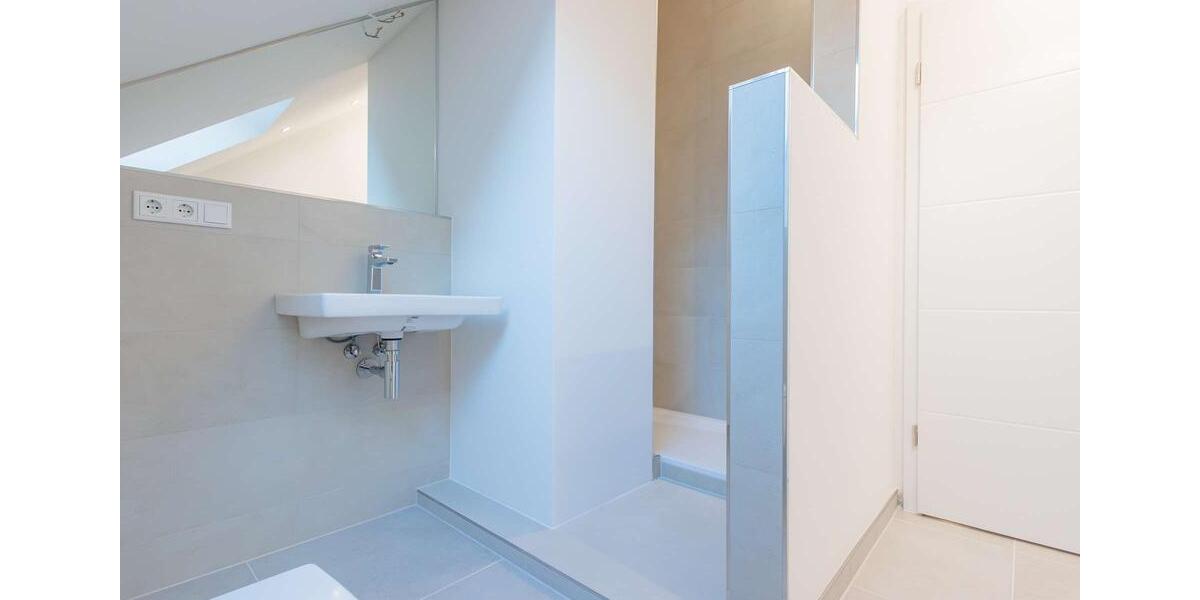 Neubau-DG mit Erstbezug in Kiel 2 zimmer