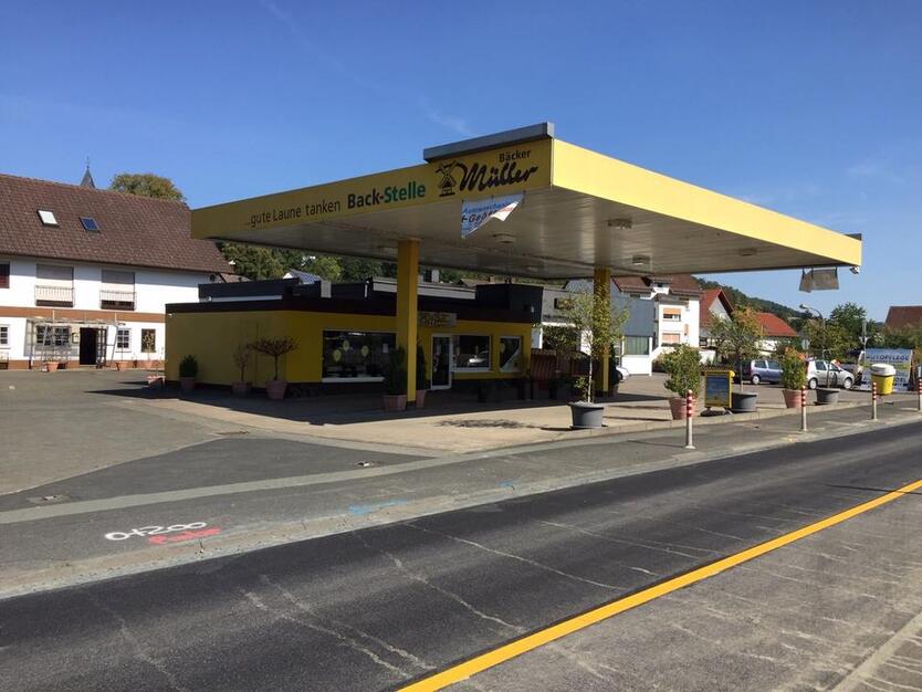 Ehemalige Tankstelle in Biedenkopf-Eckelshausen vielseitig nutzb.