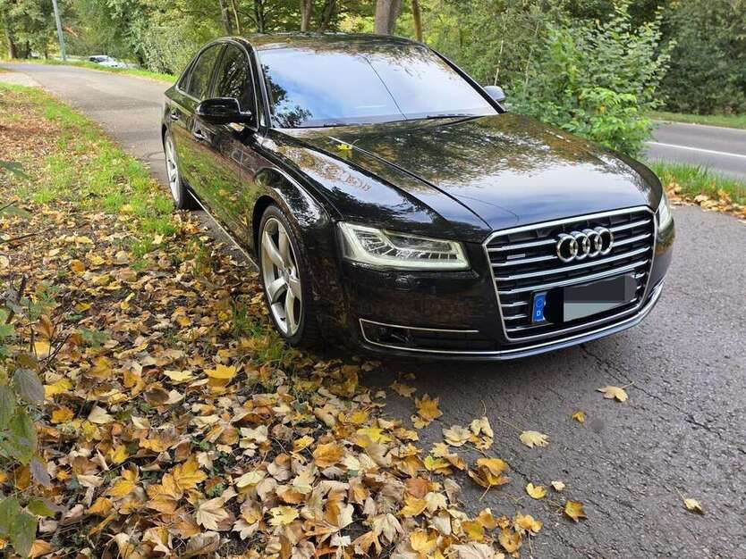 Audi A8 195.000 km 25.900 € Stuttgart 70435