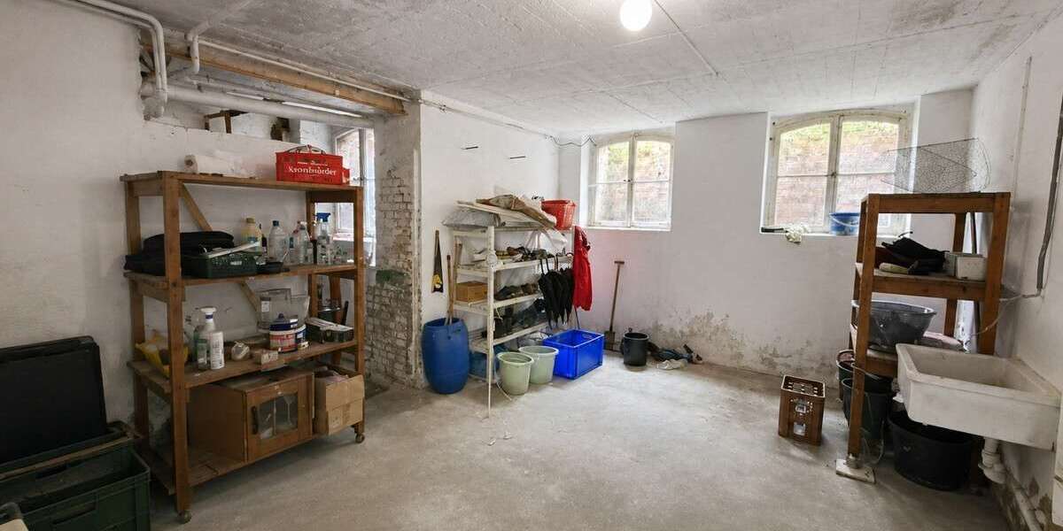 Denkmalgeschützte Fabrikantenvilla an der Weser – Parkgrundstück mit drei zusätzlichen Bauplätzen - Villa Vlotho | Angebot:27254373