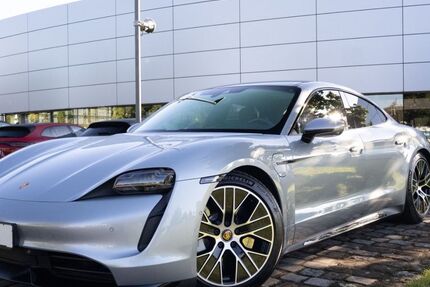 Porsche Taycan 49.600 km 82.990 € Nürnberg 90425